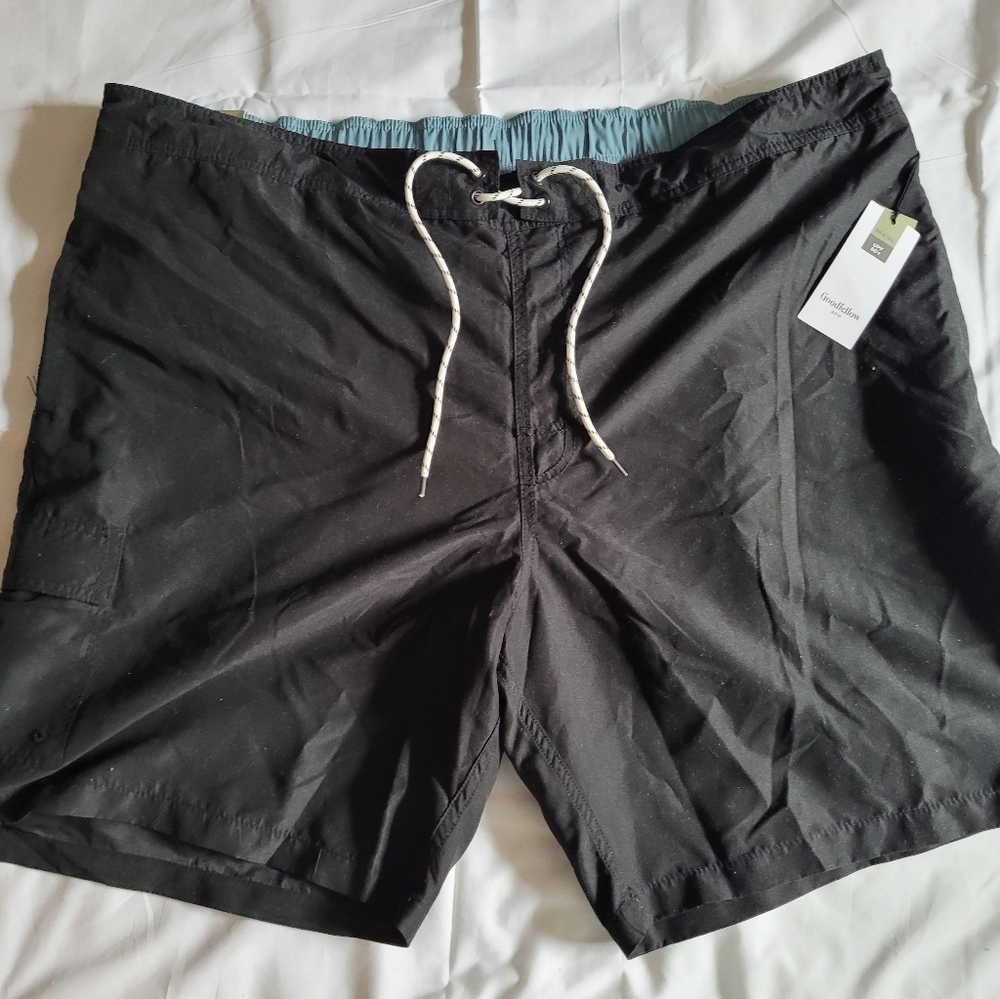2 Men's Swim Trunks 3xl black & print